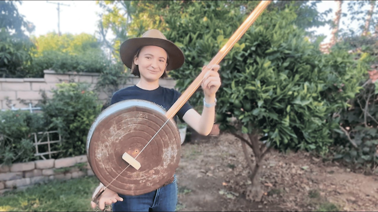 Homemade one-string washtub banjo bass!