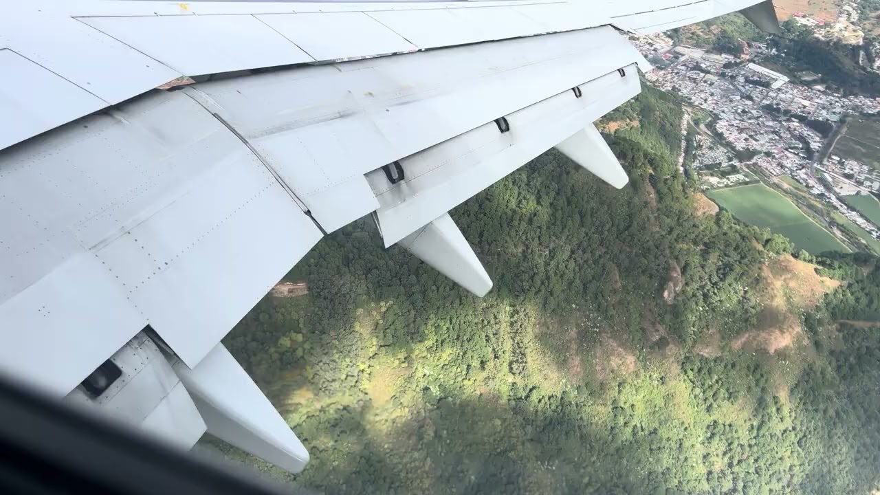 ATERRIZAJE EN EL AEROPUERTO LA AURORA
