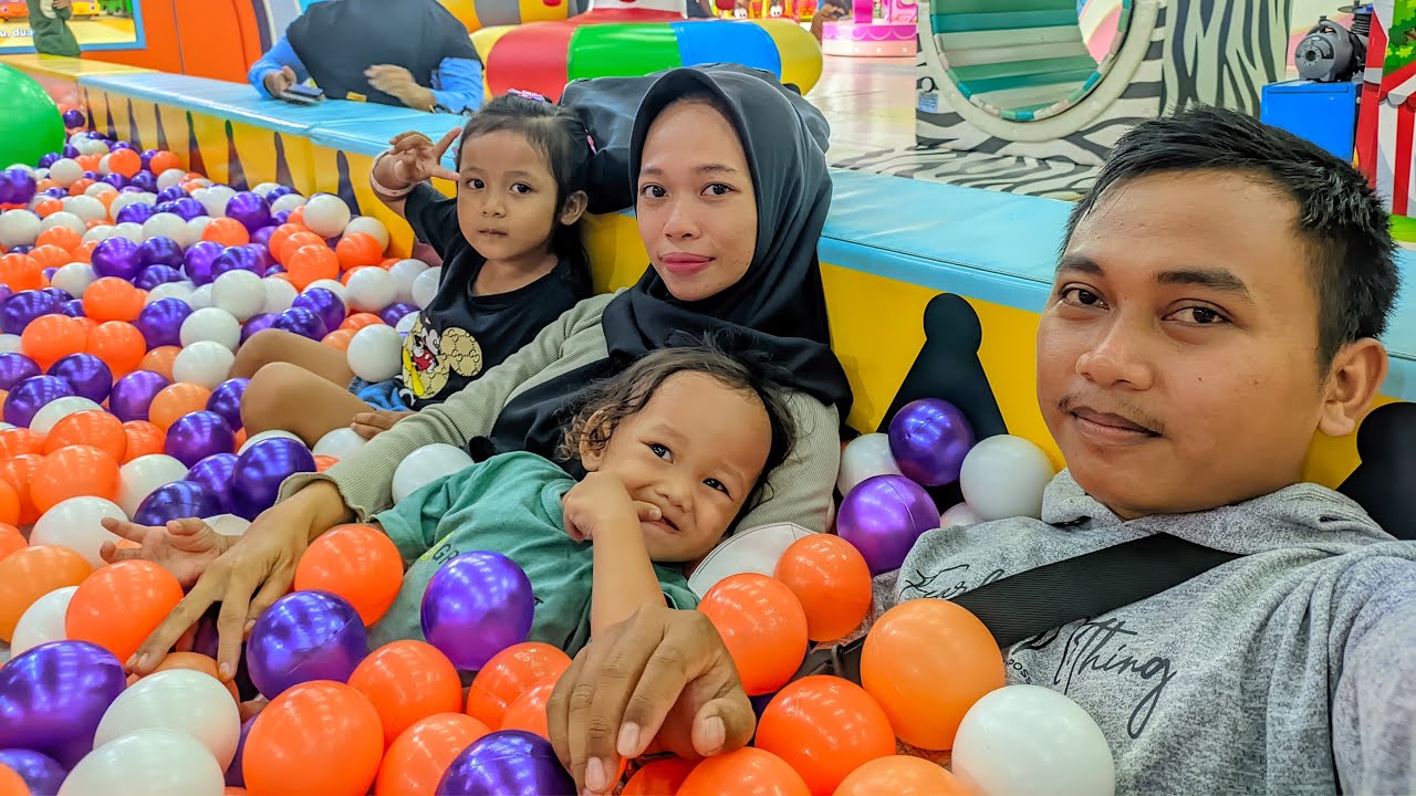MAIN BOLA BARENG ANAK ANAK
