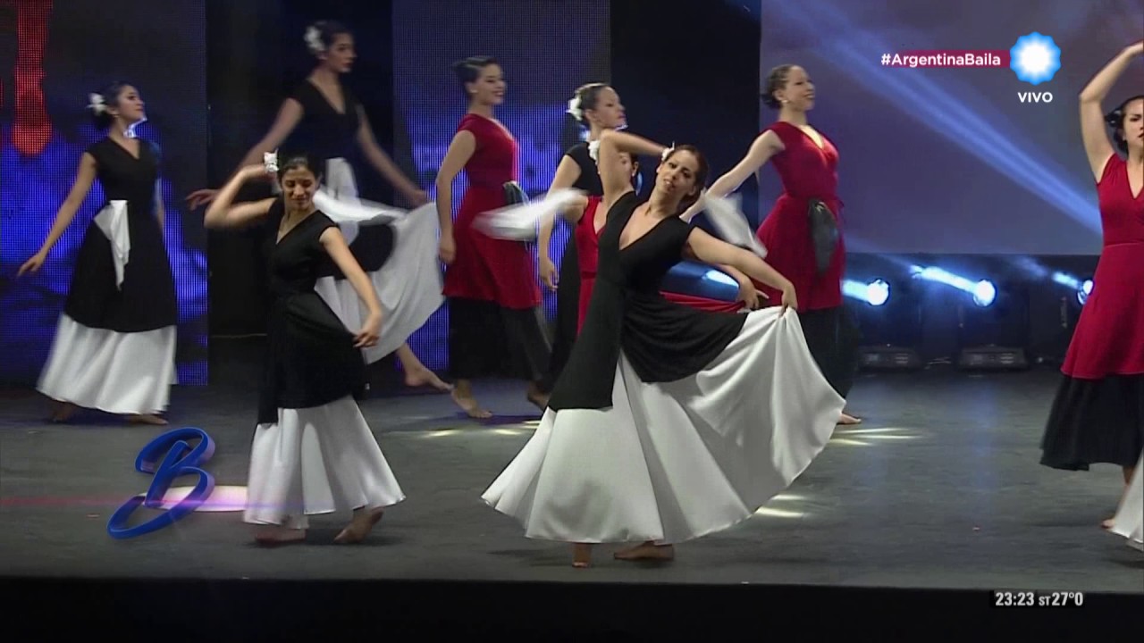 Cuadro de Zamba con las mujeres en Argentina Baila