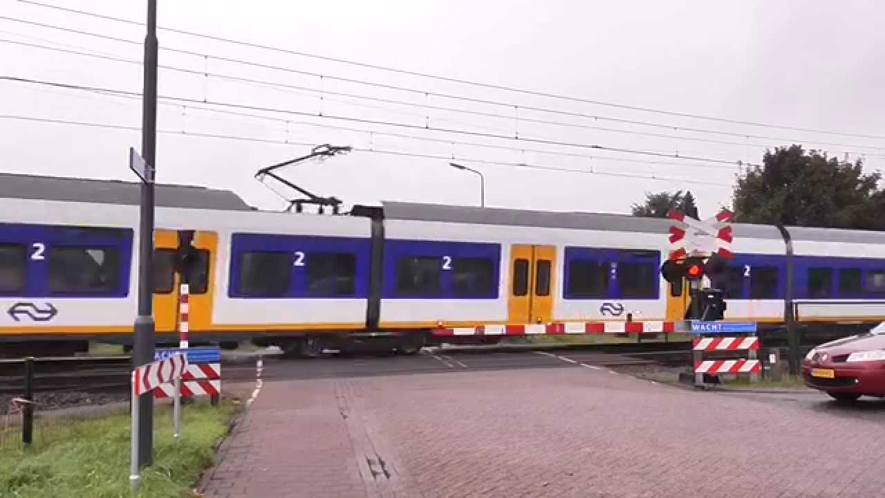 Spoorwegovergang Breda- Prinsenbeek/ Level Crossing/ Passage a Niveau/ Railroad-/ Bahnübergang