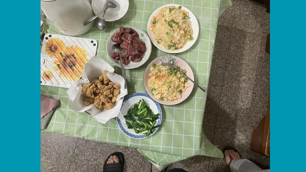炒飯，牛肉，鹹酥雞，炒韭菜