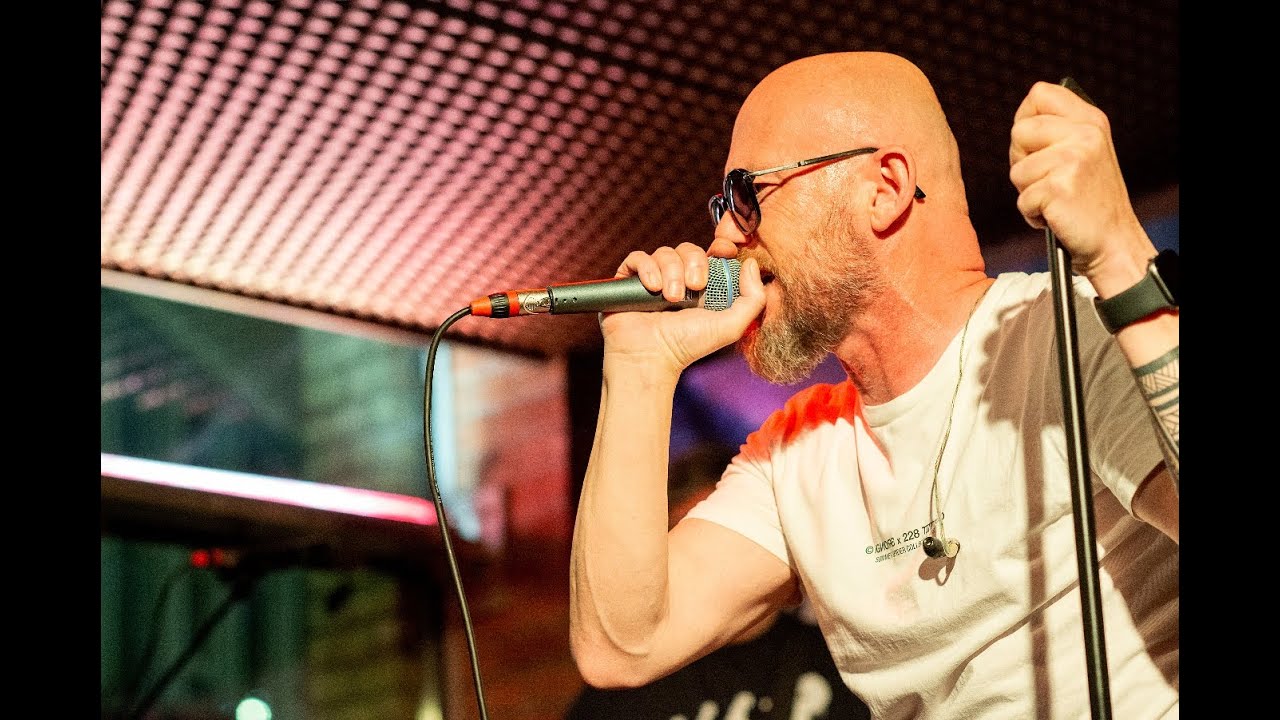 BLUE DONKEY live 2023 - Supreme (Robbie Williams Cover)