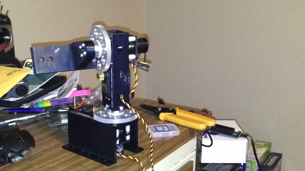 Antenna tracker