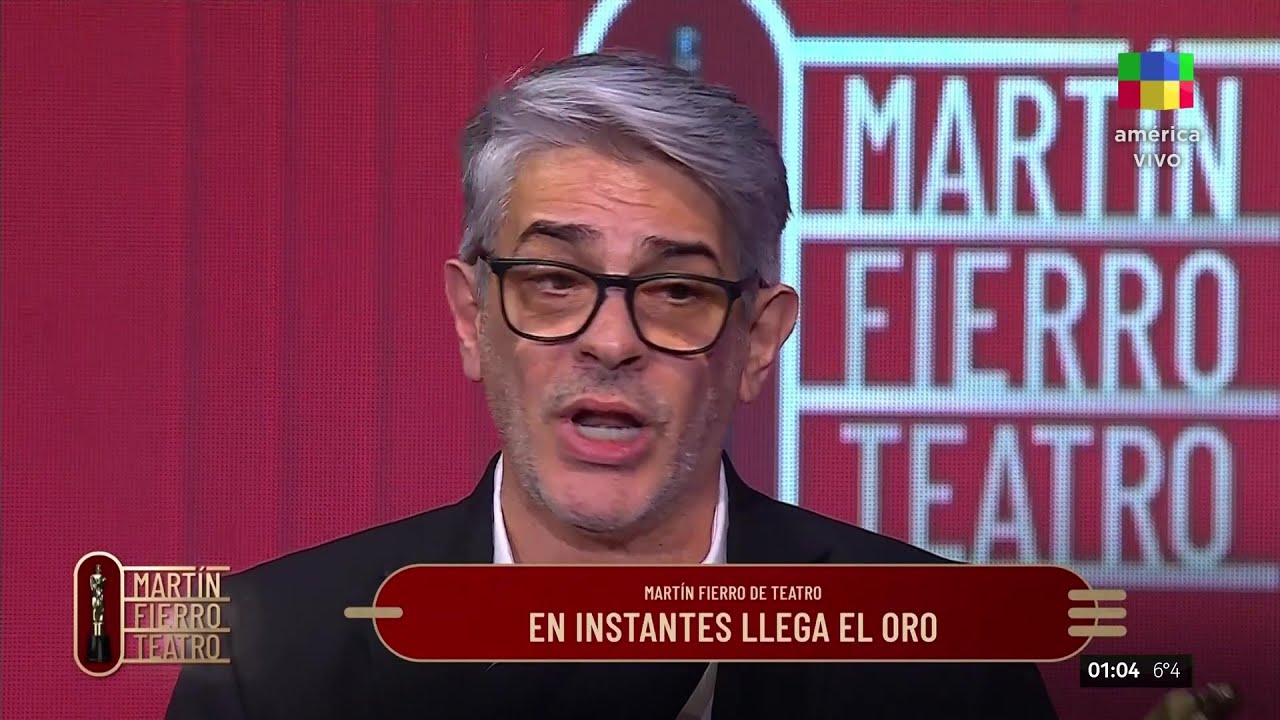 🎭MARTÍN FIERRO DE TEATRO: PABLO ECHARRI GANA MEJOR ACTOR COMERCIAL 24/25 POR 