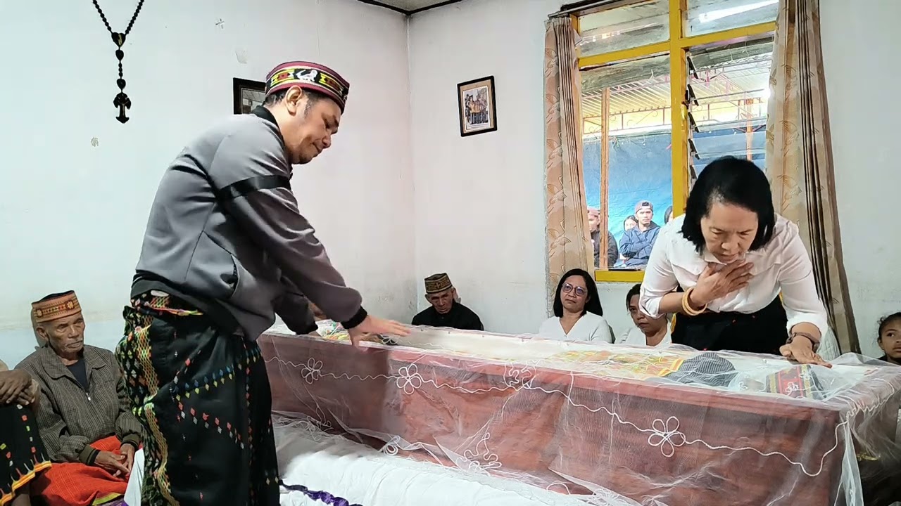 Upacara pemberkatan jenazah dan Penghormatan Terakhir dari anak-anak