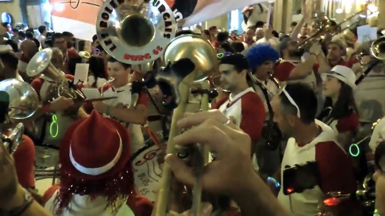 LA MANO DE DIOS (DIEGO) par les BOLEROS BURGAIS, au milieu des festaires, Lion d'Or, CONDOM 2022