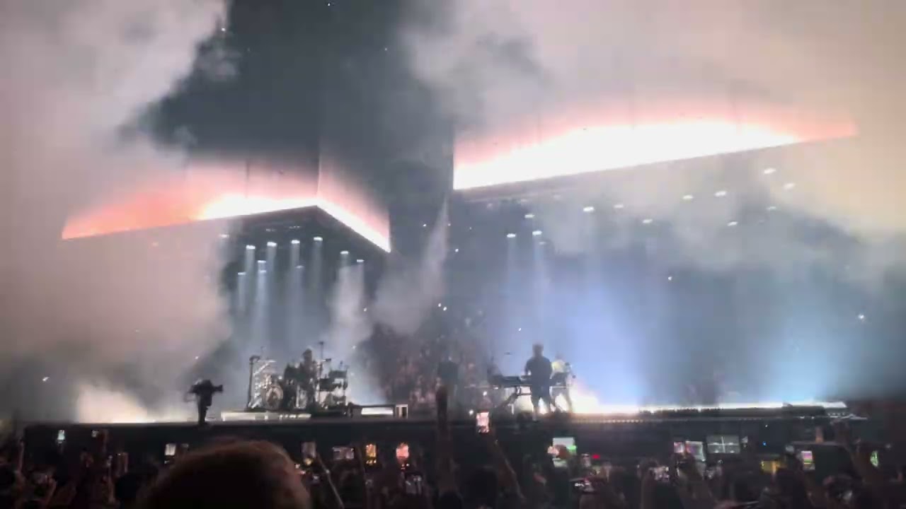 Linkin Park - Somewhere I Belong (Live at Scotiabank Arena)