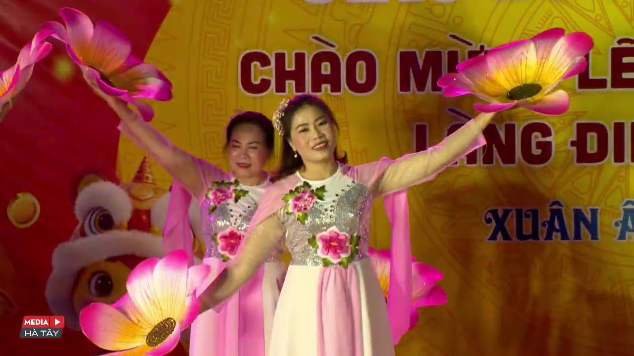 MÚA HOA SEN HỒ CHÍ MINH ĐẸP NHẤT TÊN NGƯỜI - ĐỘI CHÈO HƯƠNG QUÊ