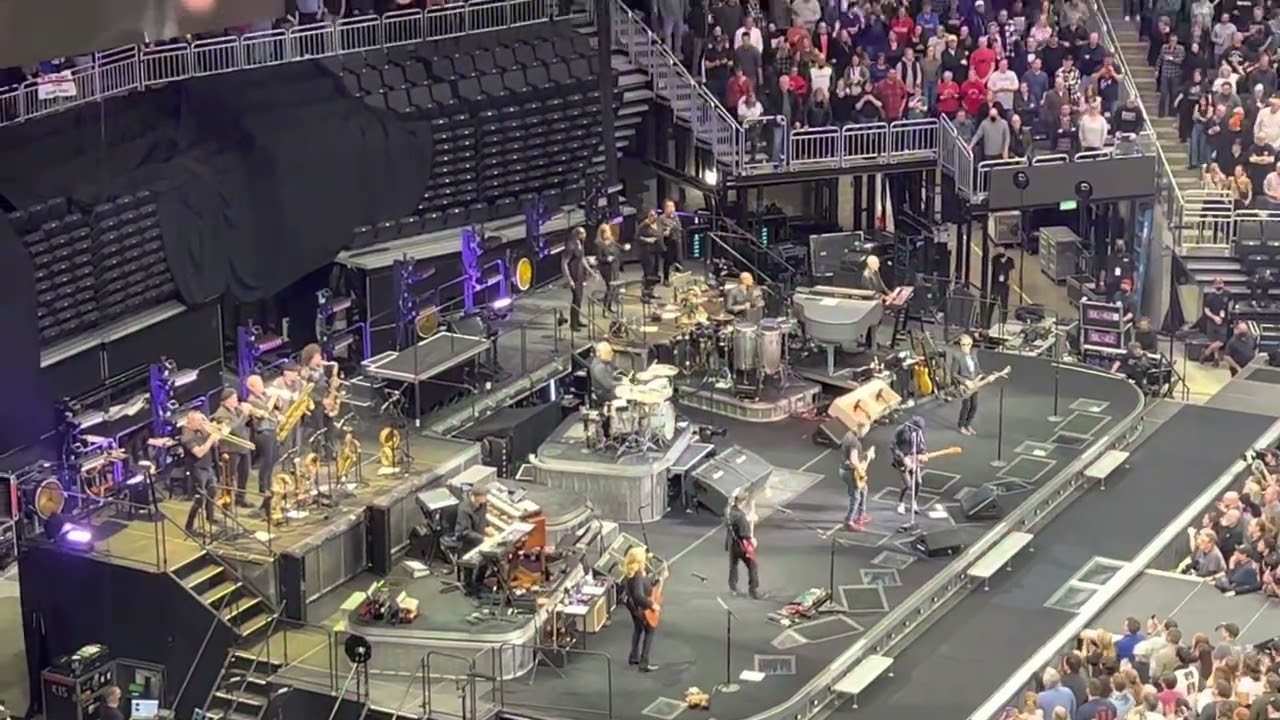 Bruce Springsteen - Glory Days- 2023-03-07 - Milwaukee Wi - Fiserv Forum