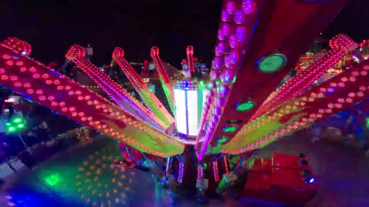 London Hyde Park Winter Wonderland 2024 - karuzela Dance Jumper (Ruitenberg-Sipkema) on ride 1