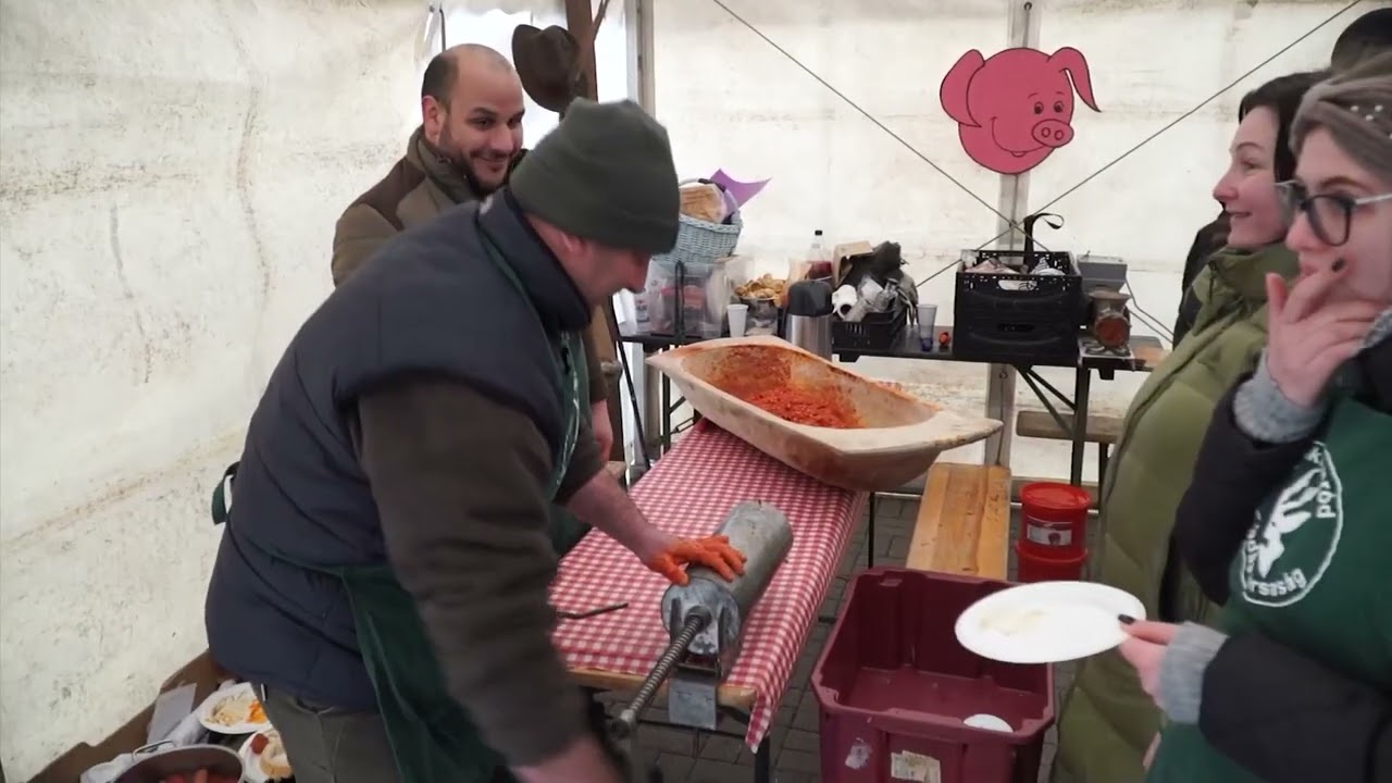 Szombaton kolbásztöltés!