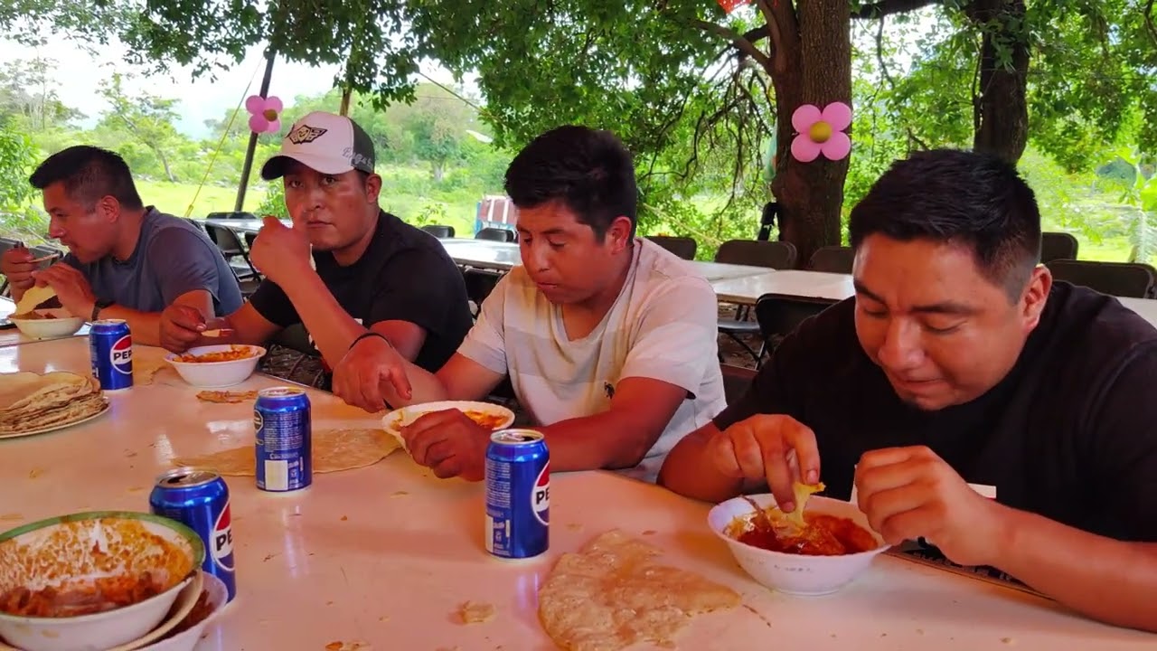 CAP. 2 QUE RICA COMIDA NOS OFRECIERON EN SAN MATEO YUCUTINDO / CUMPLEAÑOS DE LA SRA. IGNACIA GOMEZ