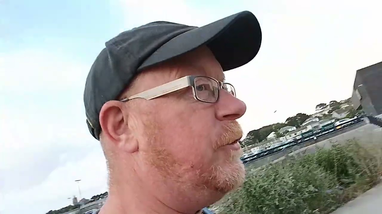 Another vid of stong tidal current coming into Carnsew Pool Hayle 8 July 2023, 20:23