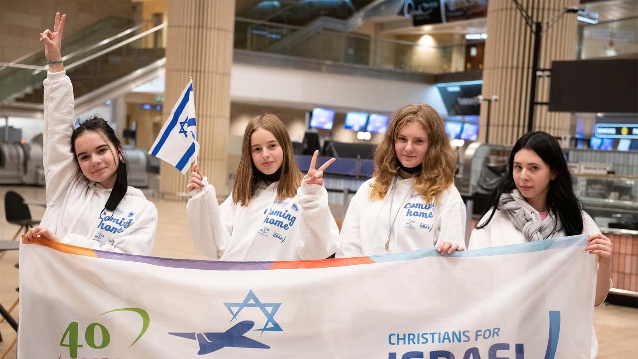 Sfeerimpressie: 140 Joodse jongeren verhuizen naar Israël!