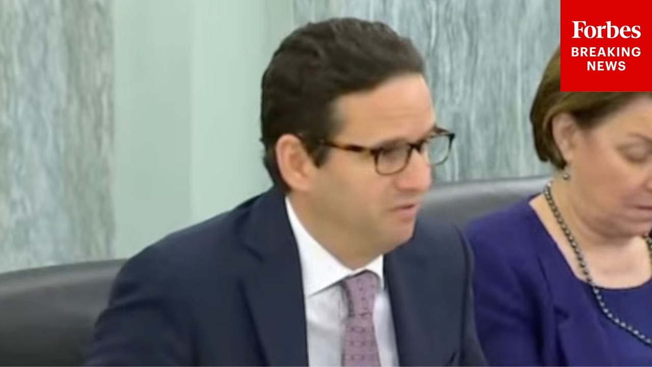 «Интернет зачастую может быть ужасным местом»: Брайан Шац требует реформы статьи 230.