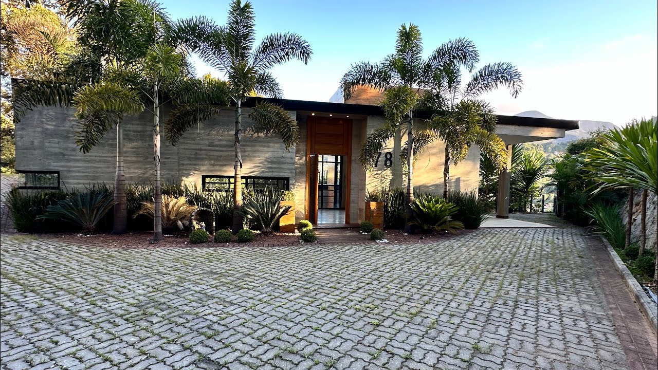 CASA À VENDA COM 3 QUARTOS, EM CONDOMÍNIO E UMA VISTA DE TIRAR O FÔLEGO. ❌VENDIDA❌