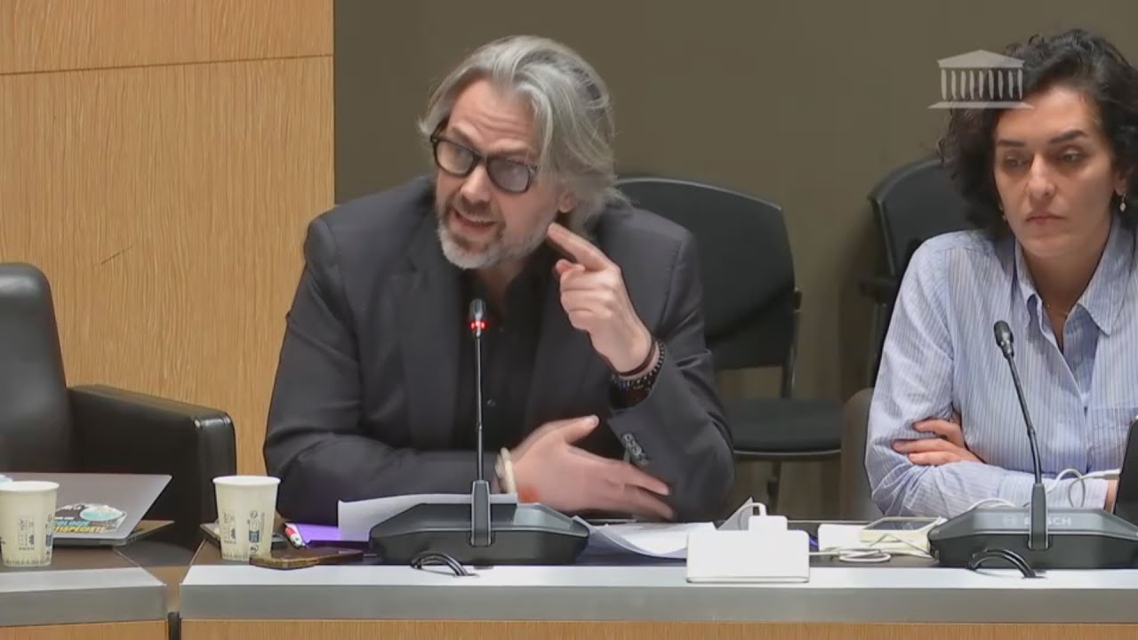 Caron CRAQUE et d&eacute;molit Ernotte &ccedil;a d&eacute;g&eacute;n&egrave;re le pr&eacute;sident p&egrave;te un plomb #francetv
