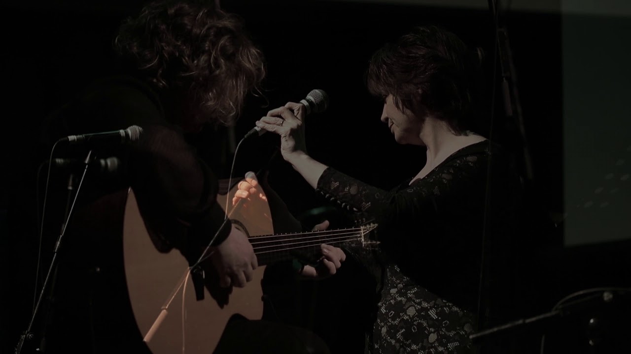 Oidhche Mhath Leibh (The Goodnight Song) - Mary Ann Kennedy & Anna Massie Live