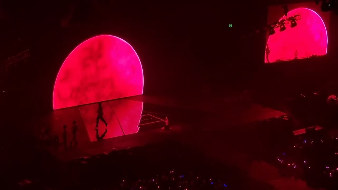 Blackpink Sydney concert 2023 - Jennie's solo (You & Me)