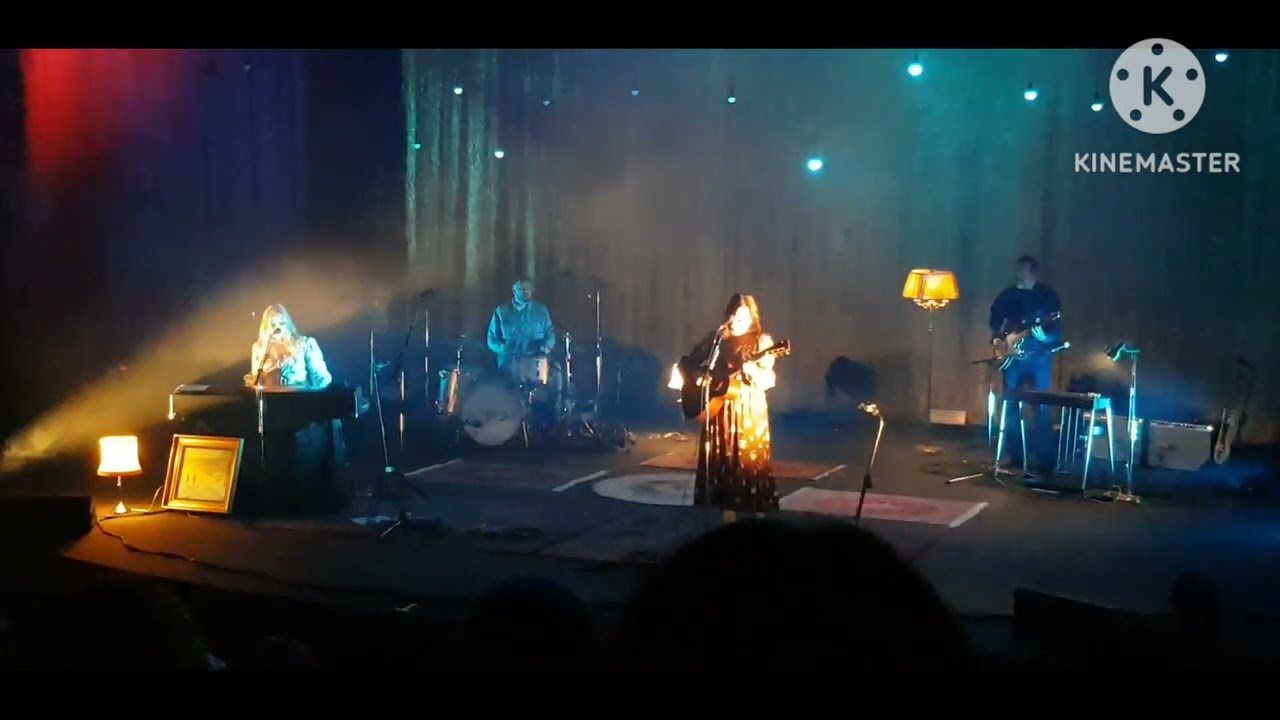 First Aid Kit - Our own pretty ways (Örebro)