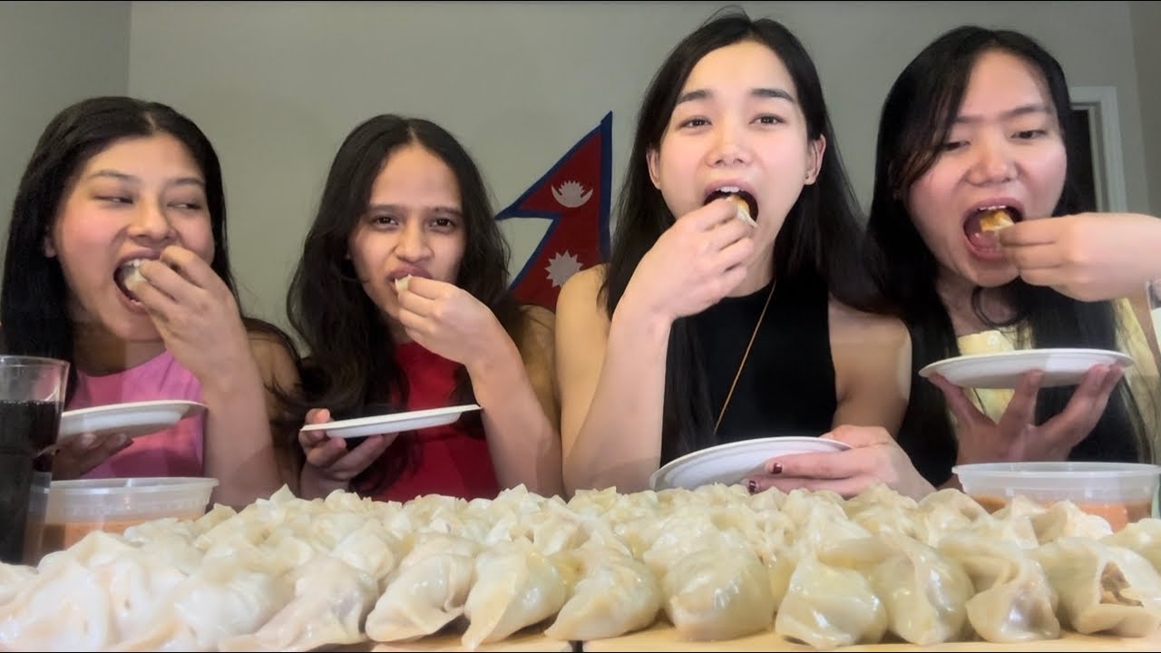 100 mo: mo: mukbang with housemates @sumisi0 #fyp #food #mukbang #girls 