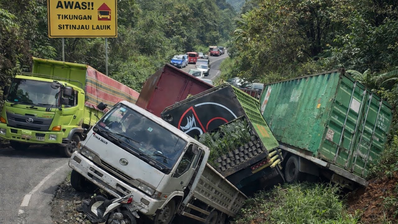 Innalillahi‼️Kabar Buruk Hari Ini, Insiden Beruntun di Sitinjau Lauik, 3 Truk 1 Motor Terlibat Laka