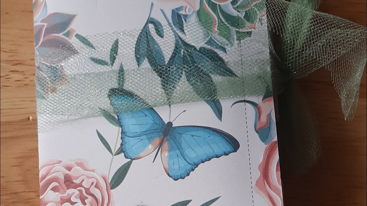 Tutorial: How to make an ATC holder. Great gift idea! 😊