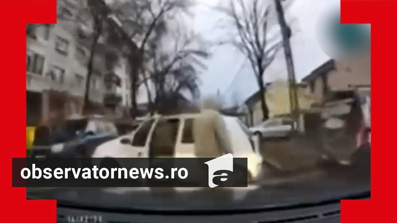 O cursantă a încurcat pedalele şi a lovit în plin o tânără. La final, l-a certat pe instructor