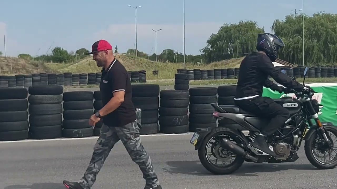 Academia Titi Aur - Cursuri Moto sub îndrumarea instructorului Răzvan Radu