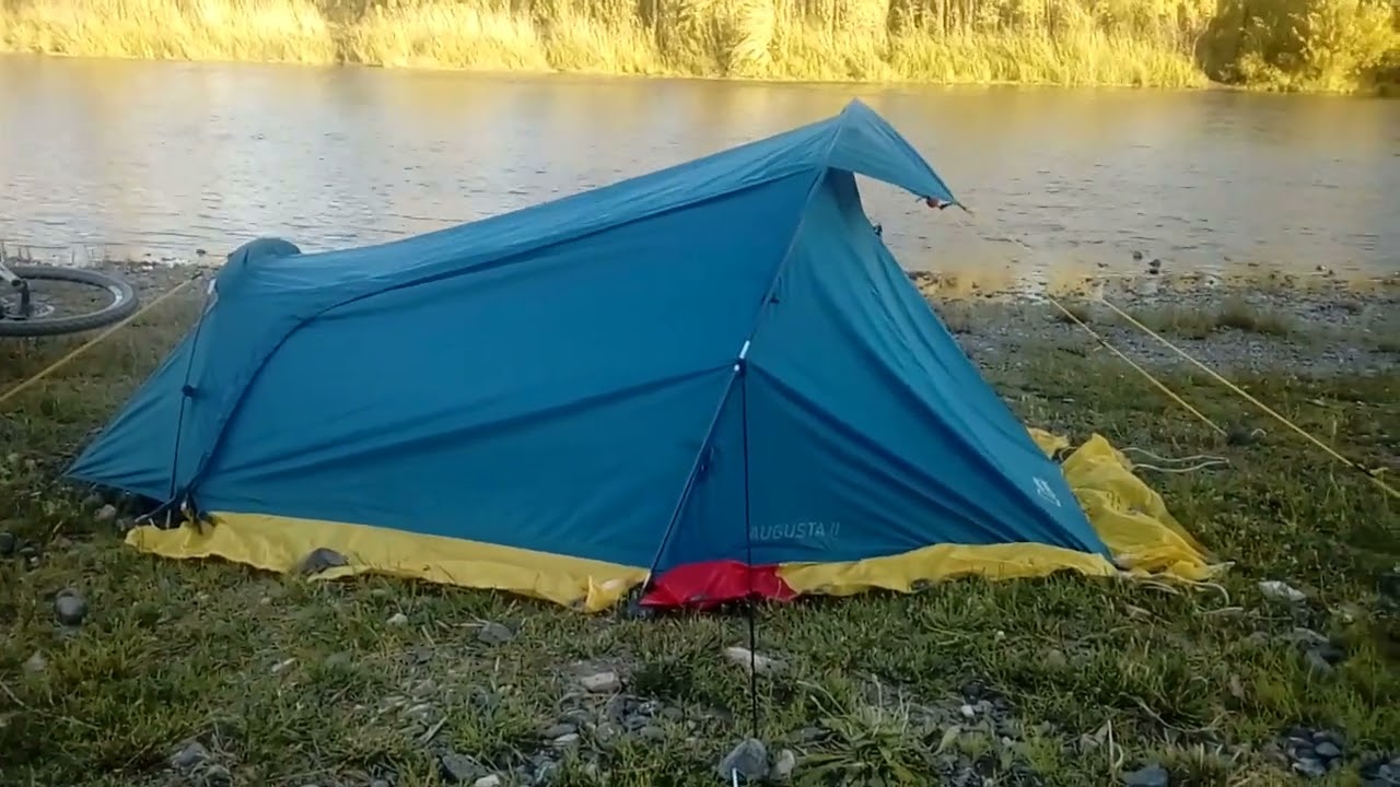 Augusta II carpa de national geographic. buena resistencia al viento y lluvias.