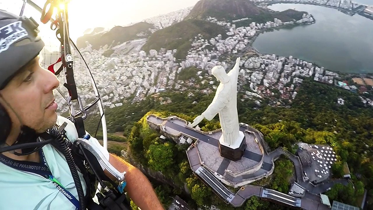 Voando no Cristo Redentor cedinho!