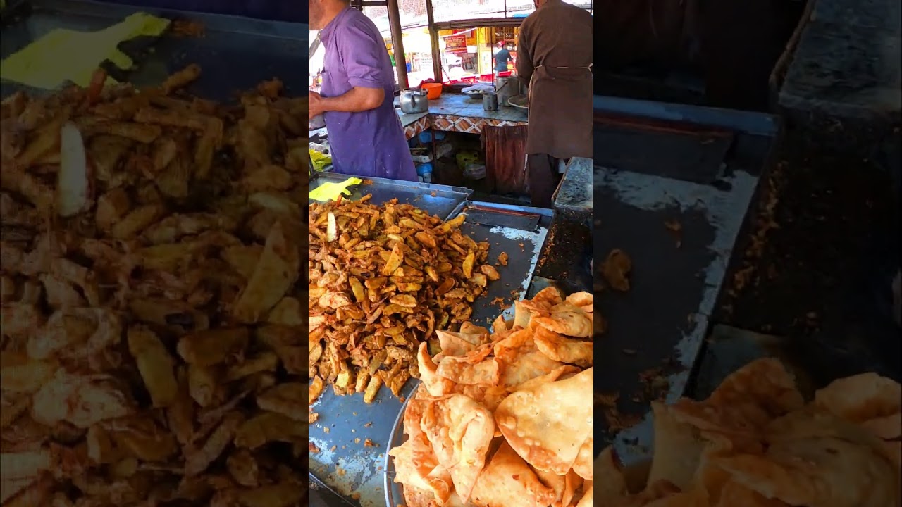 Ilyasi Masjid | Abbottabad | Natural | Food Lover | Famous Pakoray | Samosa | Food Lover | Food Vlog