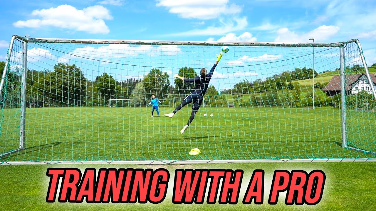TRAINING WITH A PRO GOALKEEPER 🧤