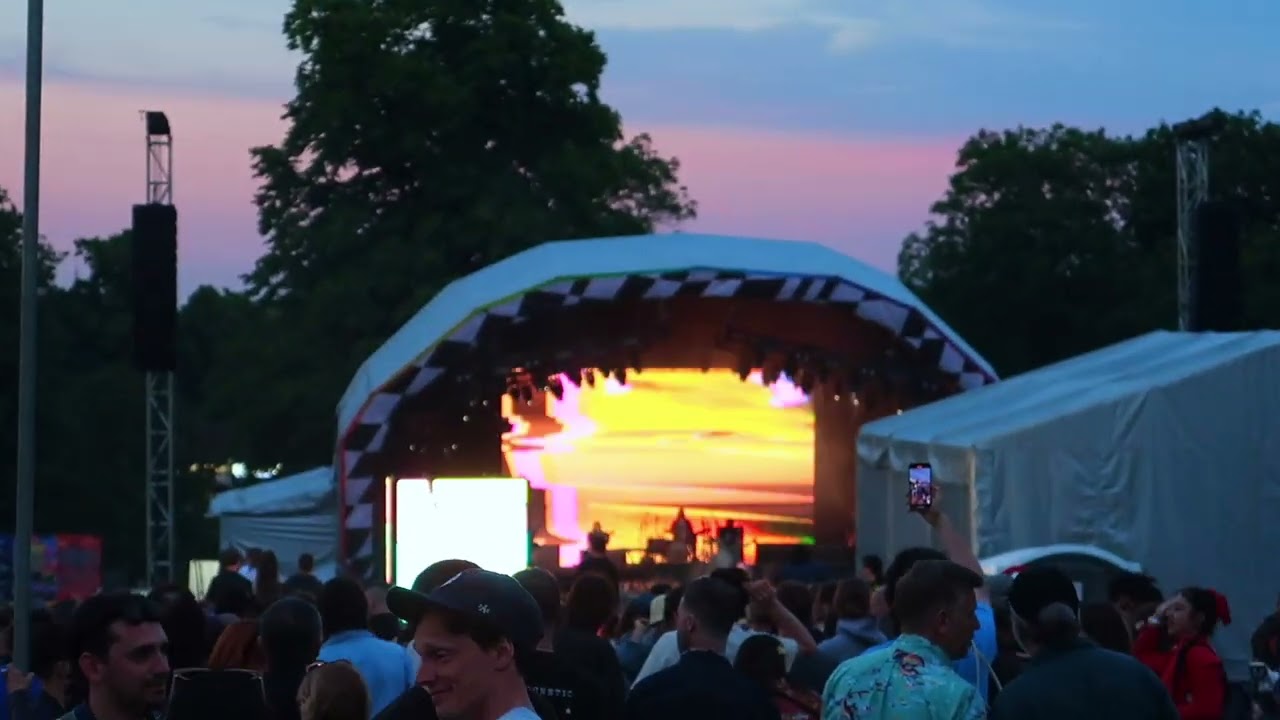 Slowdive - When The Sun Hits live at the Wide Awake festival in London, May 2024