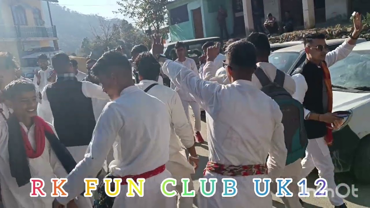 कान्हा तेरी मुरली......... ❤️VILL-ODAGAD BOYS SANIYU PIPLI MARKET ME HOLI KI KUXH झलकियाँ