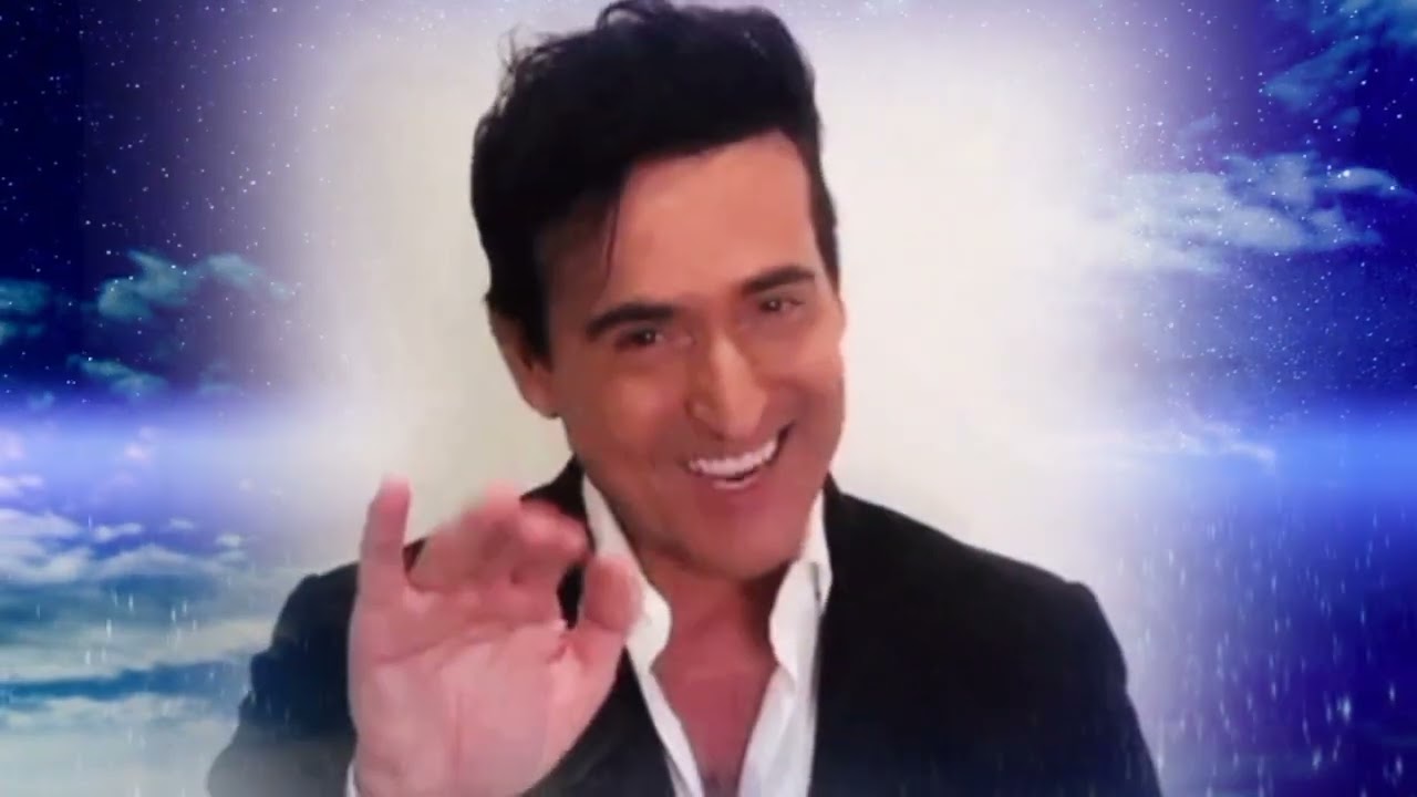 IL DIVO. Hola. Feliz Navidad.