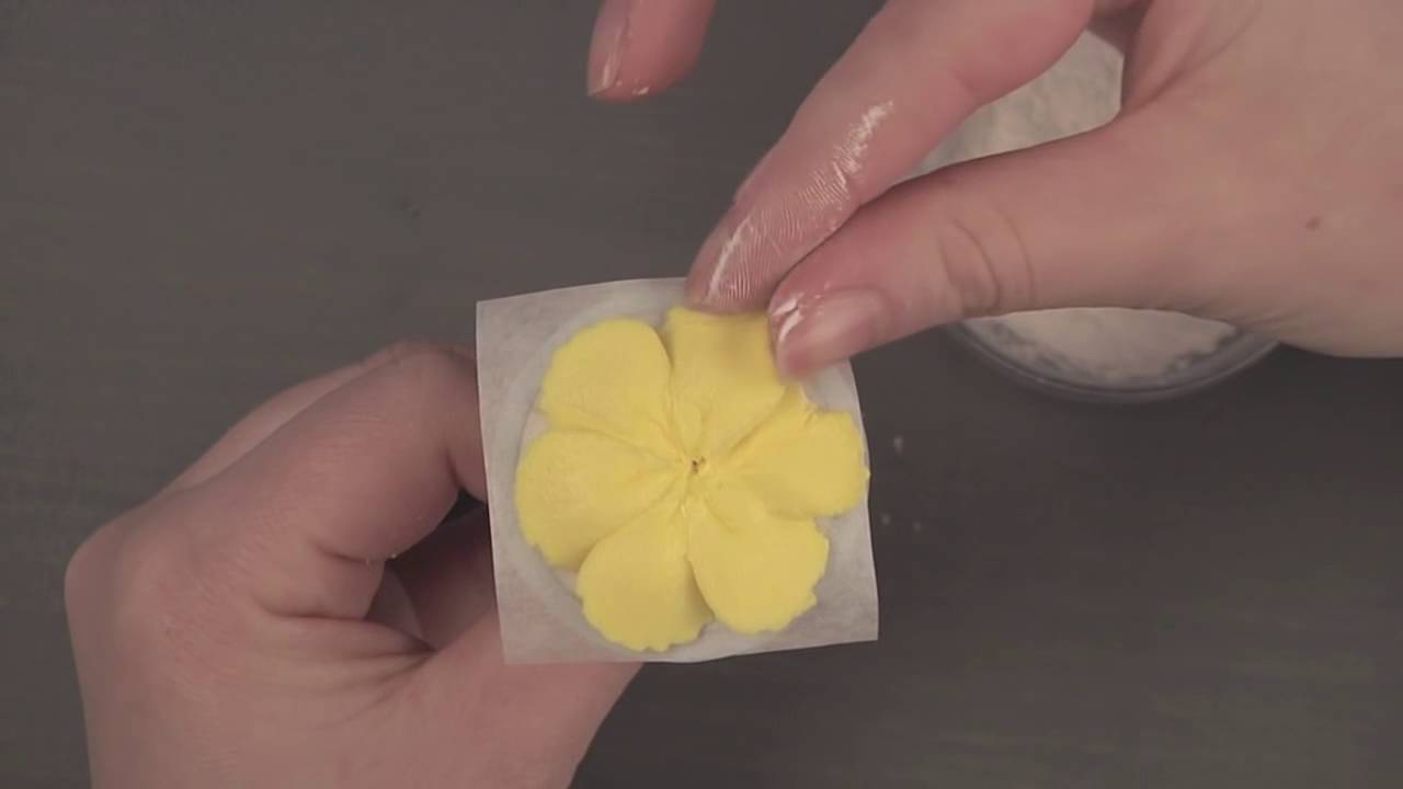 Realizar Daffodil Flowers o flores del narciso  de royal icing