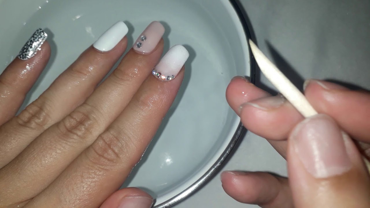 Cómo retirar tus Press On Nails 🤔