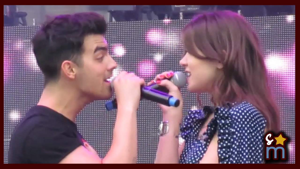 DNCE & Hailee Steinfeld - 