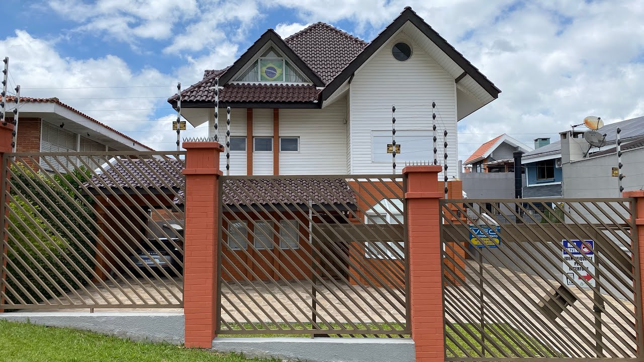 Casa estilo americana no Guabirotuba - Curitiba