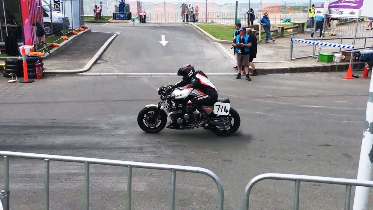 ARRANCADA COM A 7 GALO | CBX 750F