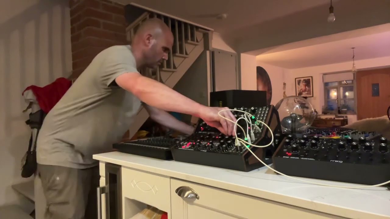 Analogue Techno Music.