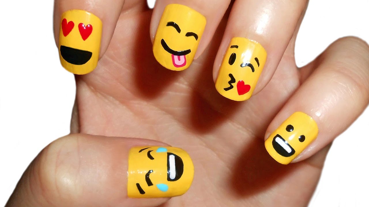 Uñas con Emoticonos / Emoji Nail Art | CristiNails