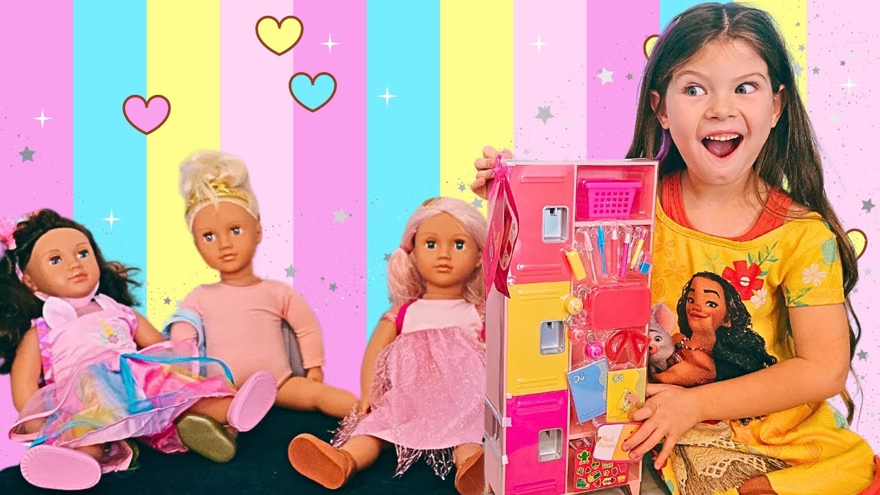 Unboxing and Playing with the Our Generation School Spirit Locker & Accessories Set for 18