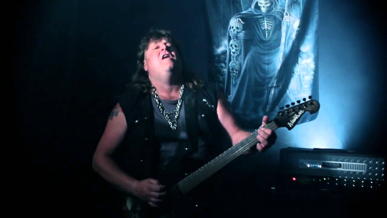 Roxor - Metal Heart (Official Video)