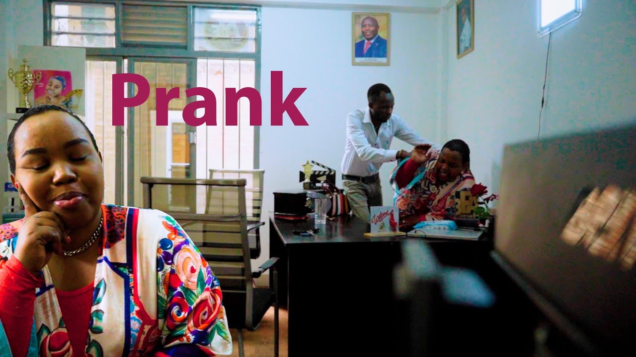 SOLUTION COUPLE💝:PRANK yumuruturutu yaramwishe😆😆