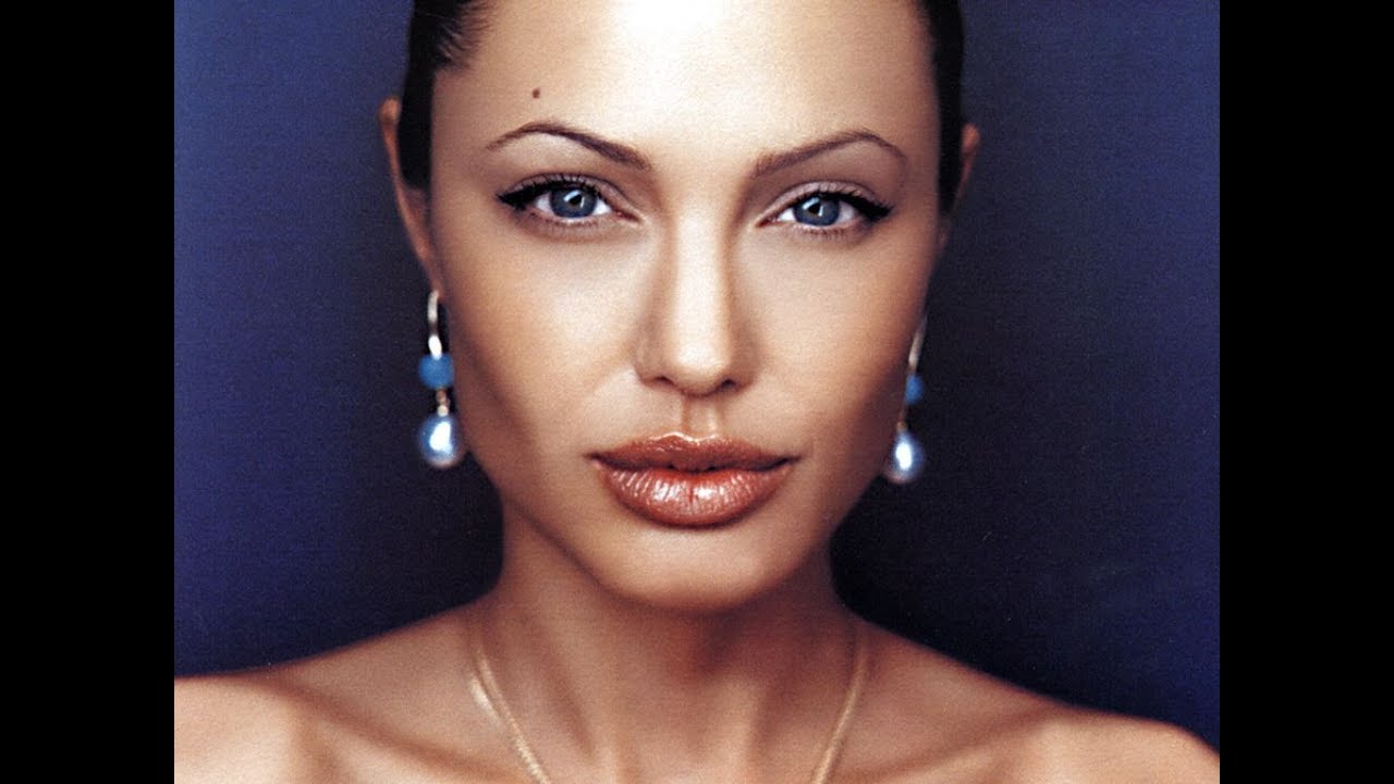 Angelina Jolie Beautiful Compilation Full HD 260+ Pictures by THEY ARE FAMOUS