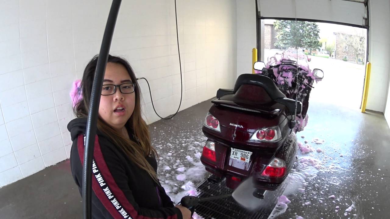 2095 washing my Goldwing