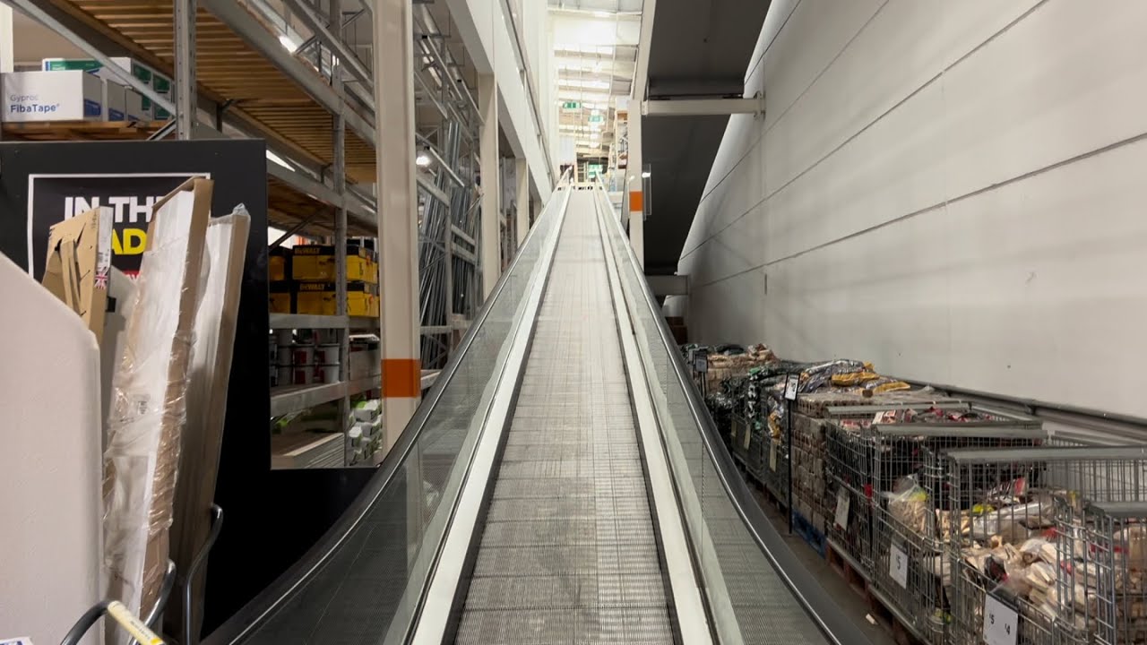 Huge KONE Travelator ride (2/4) at B&Q Store in Stevenage, England. 2007 Eco3000 R3C Type